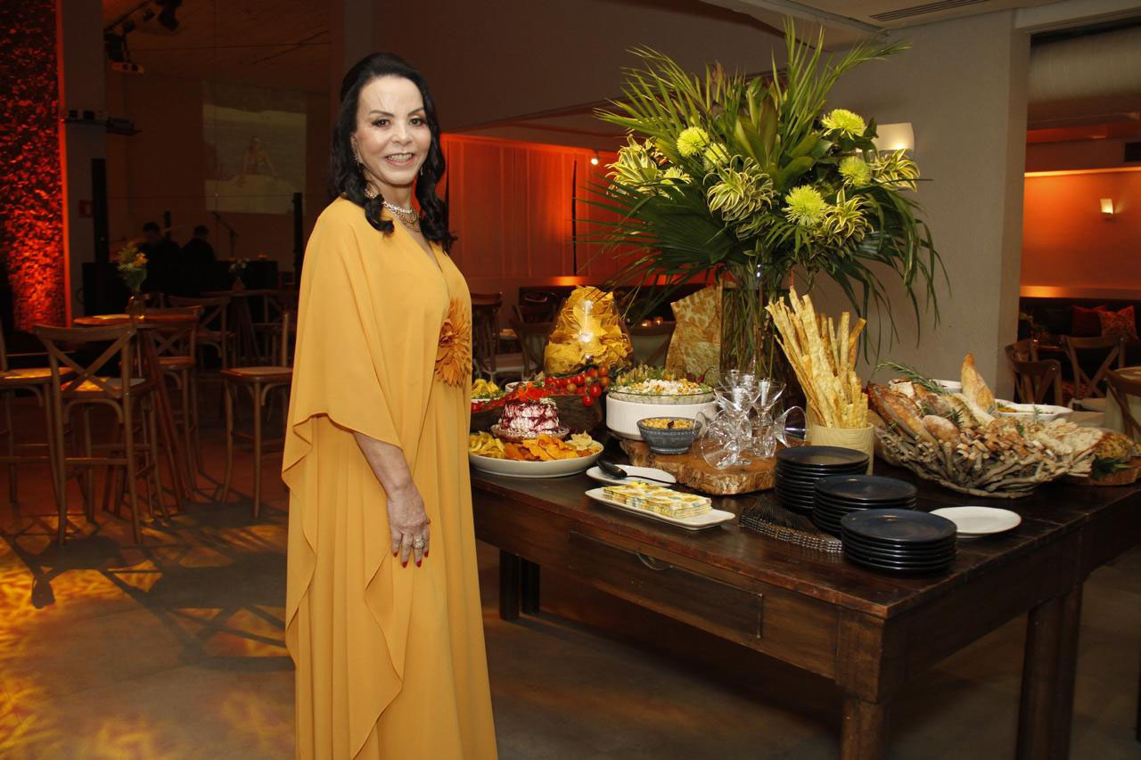 A aniversariante Neila Nara Neiva
